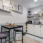 Diecipassi Dal Colosseo 펜션 로마