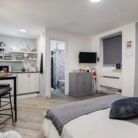 Diecipassi Dal Colosseo * Róma