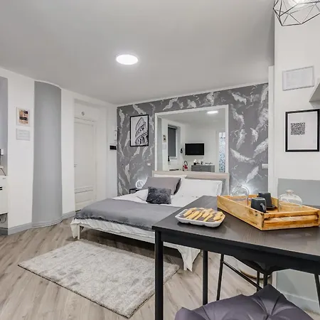 Holiday home Diecipassi Dal Colosseo Rome