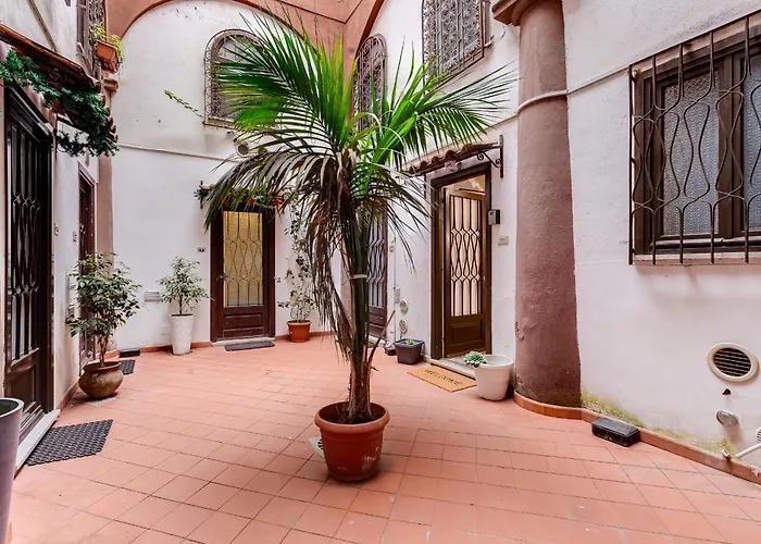 Diecipassi Dal Colosseo Рим