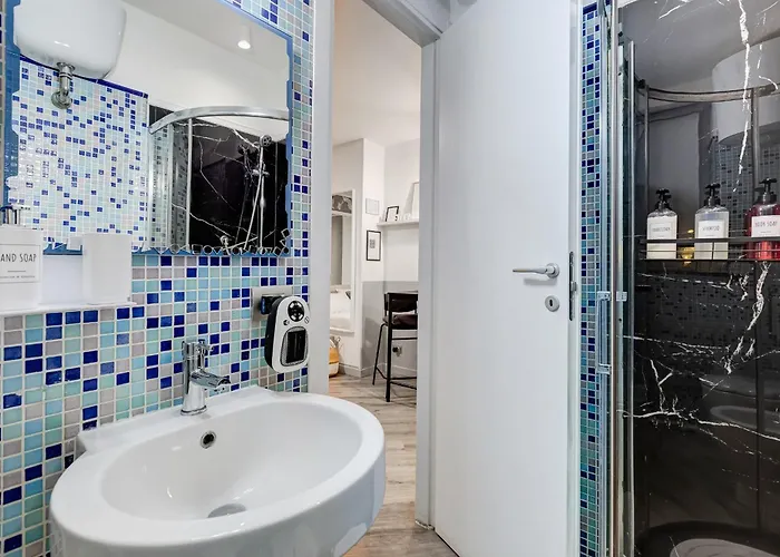 Diecipassi Dal Colosseo