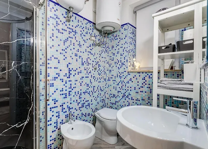 Diecipassi Dal Colosseo