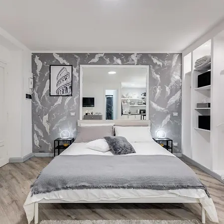 Diecipassi Dal Colosseo Rom