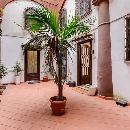 Diecipassi Dal Colosseo Rom